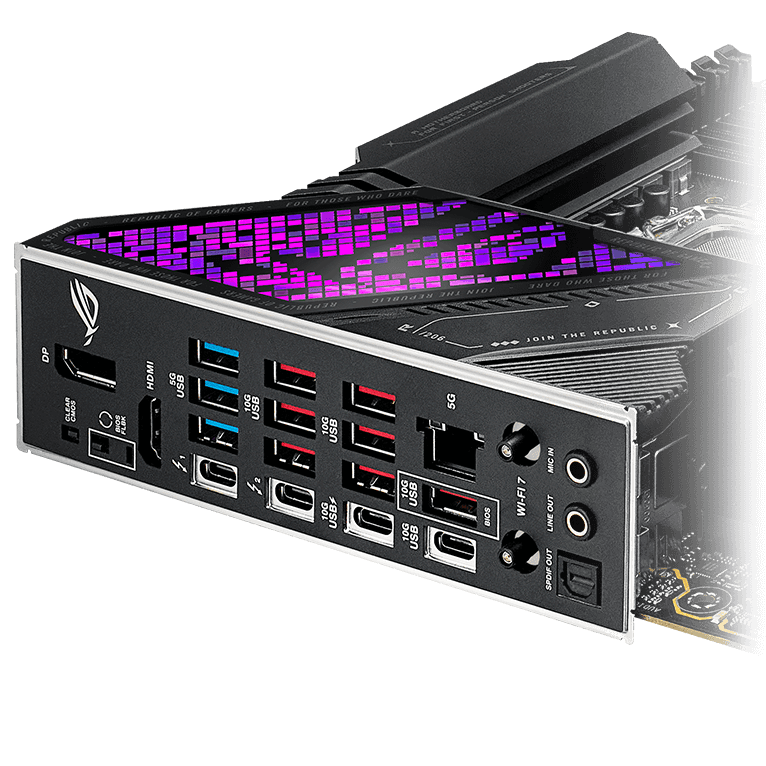 La Strix Z890-E est équipée de DEUX PORTS USB4®