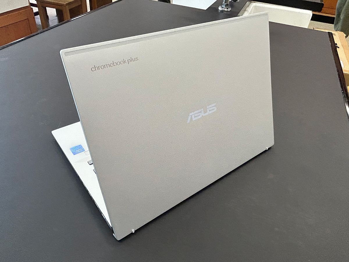 教職員用端末のASUS ExpertBook CX54 Chromebook Plus Enterprise (CX5403) （インテル Core Ultra 5、SSDストレージ128GB、メモリ8G搭載）